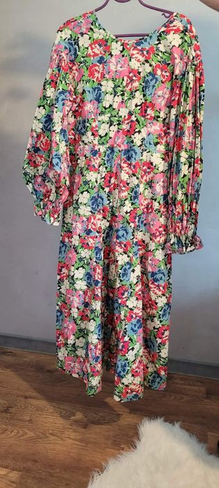 Sprzedam śliczną sukienkę