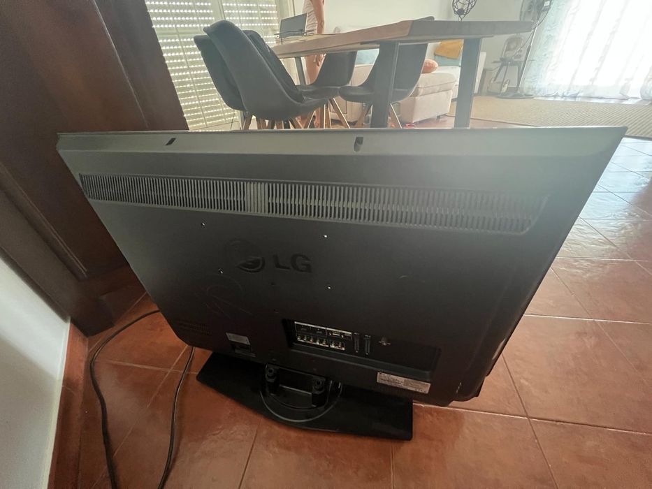 Televisão LG 80cm