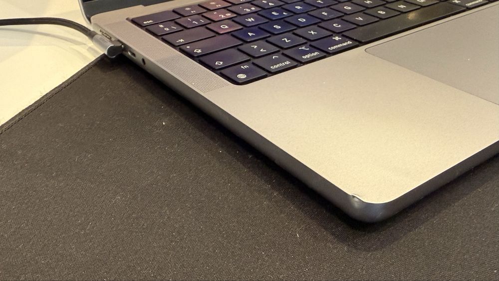 Apple Macbook Pro M1 Pro 16GB Ram 512 SSD