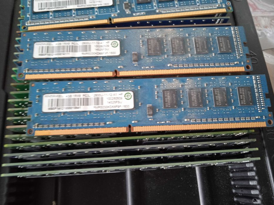 ddr3 4gb 12800\1600 _ есть много