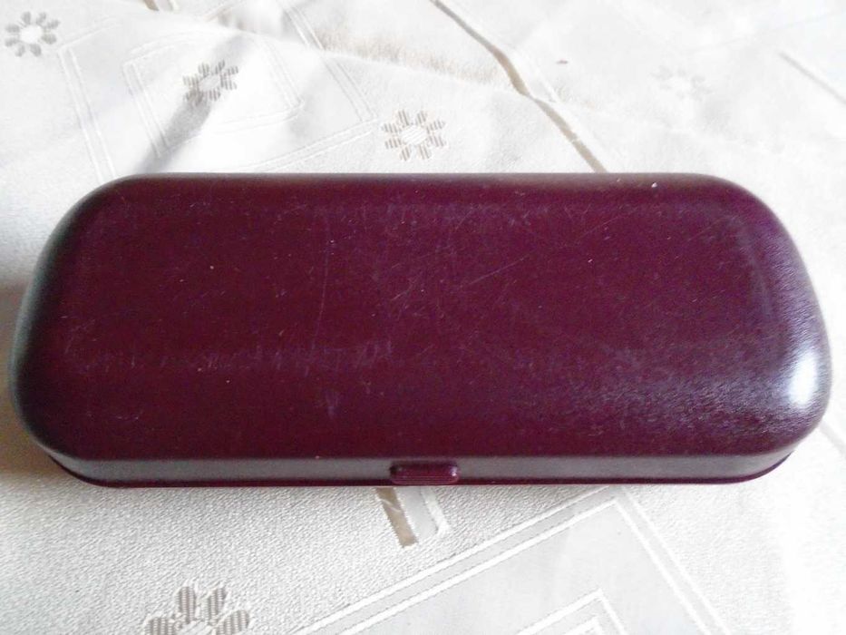 etui na okulary retro