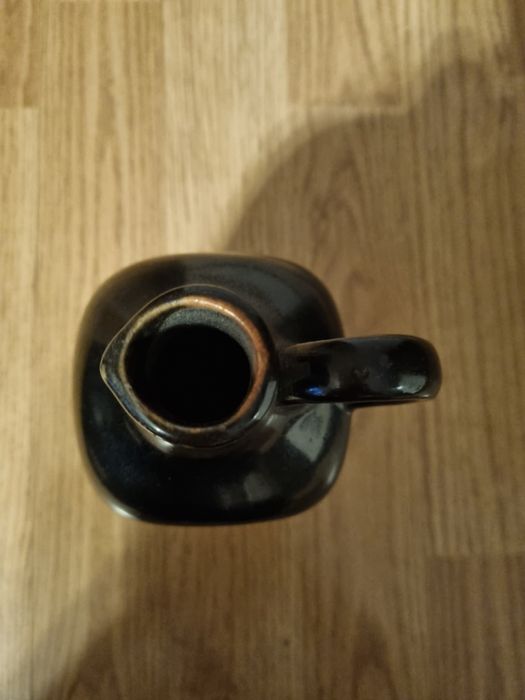 Ceramiczny gliniany dzbanek oliwa mleko 18,5 cm ciemny brąz