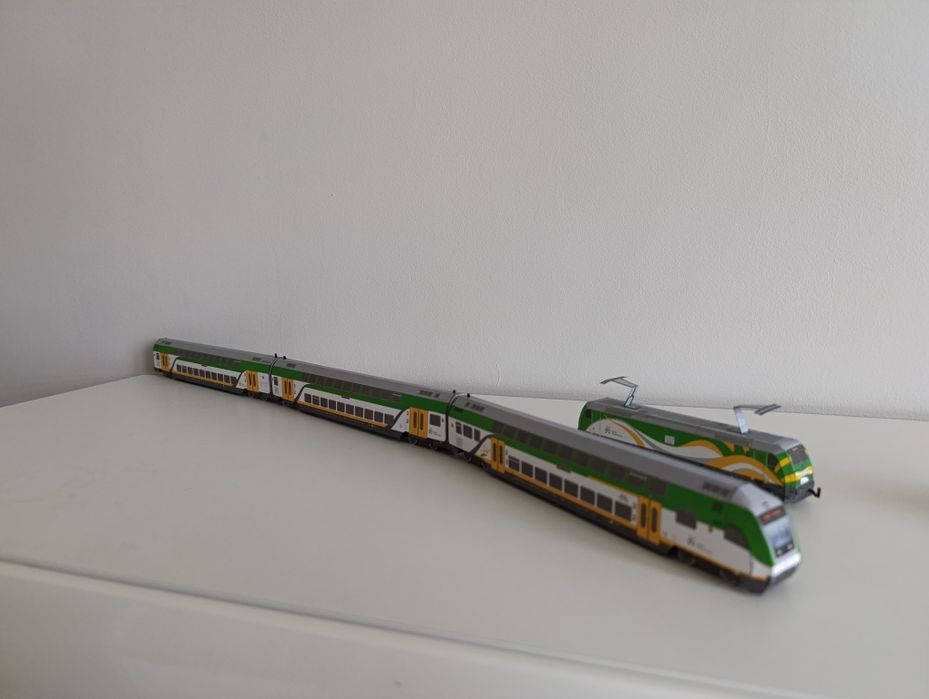 Model kartonowy zabawka pociąg miejski autobus szynowy koleje mazowiec