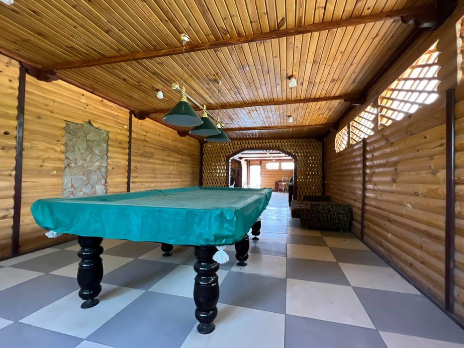 Продається ГОТЕЛЬНО-РЕСТОРАННИЙ комплекс ФАСАД 0,75 Га траса КИЇВ-ЧОП