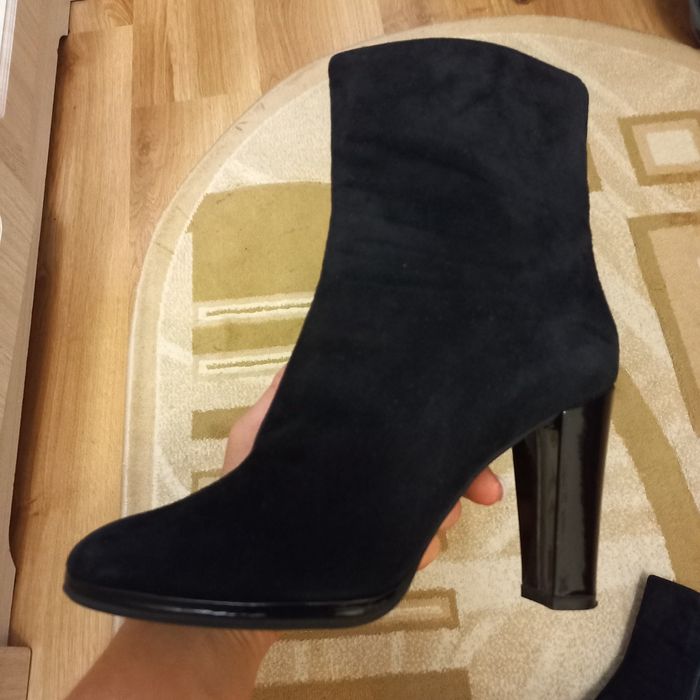 Класичні ботинки, натур замша.