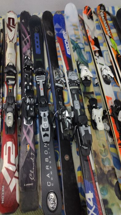 Esquis de carbono ou fibra