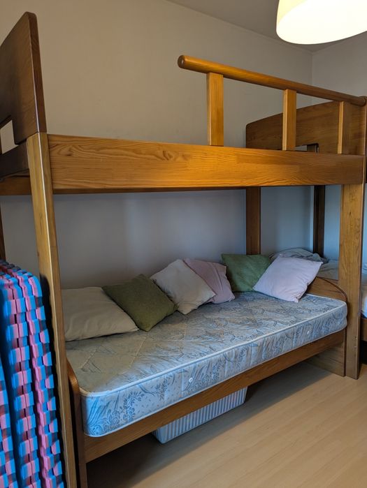 Beliche em madeira maciça