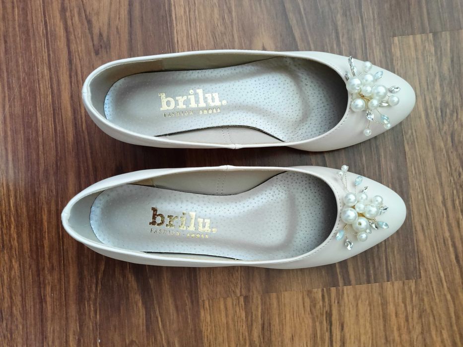 Balerinki bezowe nowe, eleganckie, marki Brilu