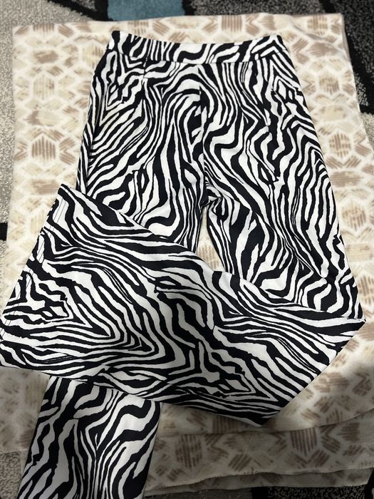 Штани Зебра, Шейн