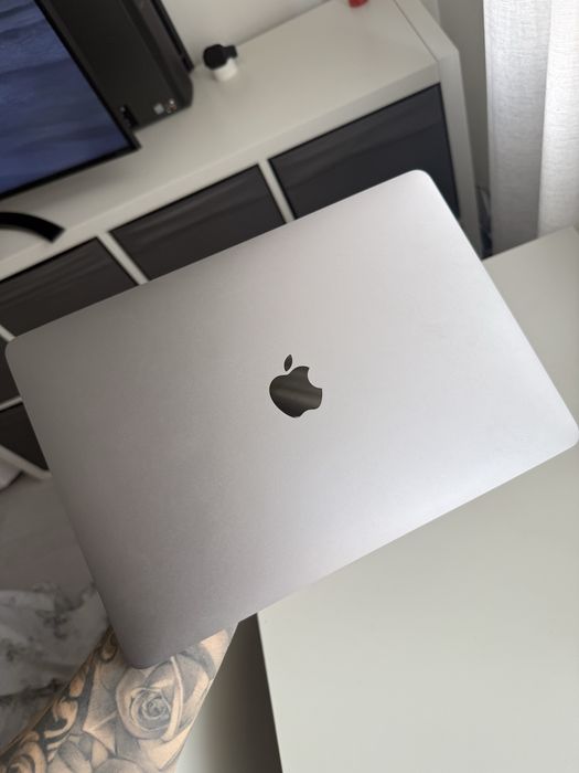 MacBook Pro Touch Bar 2019 como NOVO sem riscos