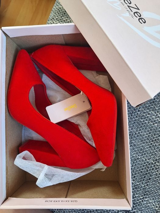 Czólenka czerwone Deezee, nowe! 36 szpilki koturny buty wyjsciowe NOWE