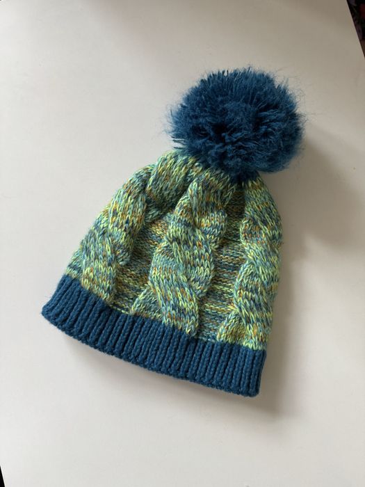 Зимова дуже тепла шапка