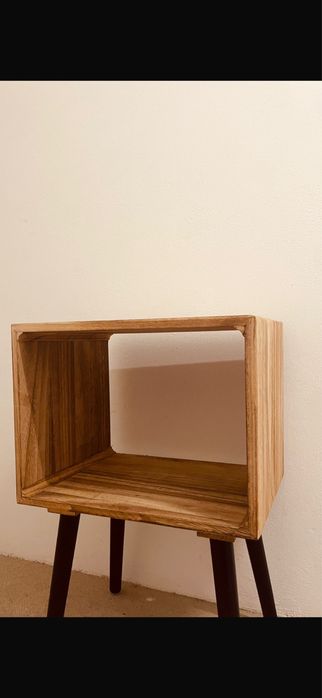 Mesa de cabeceira /mesa de apoio