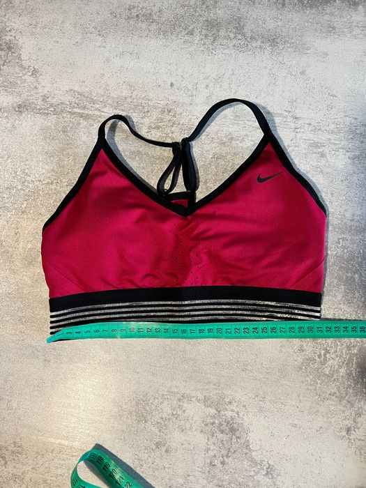 Спортивний топ Nike