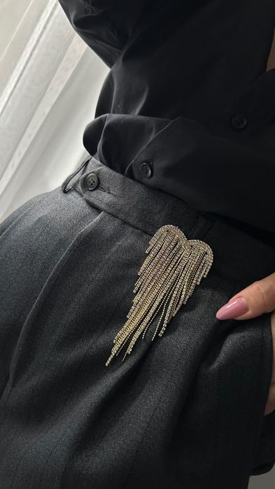 Брошки серце в каміннях різні кольори