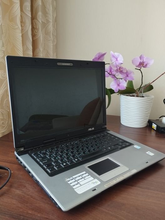 Ноутбук Asus компьютер ноут