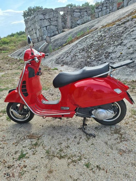 Piaggio Vespa GTS Super 125