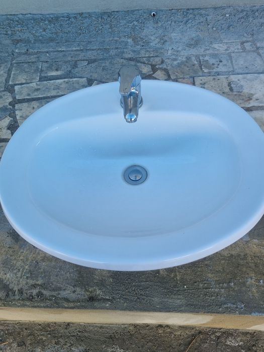 Lavatorio com torneira