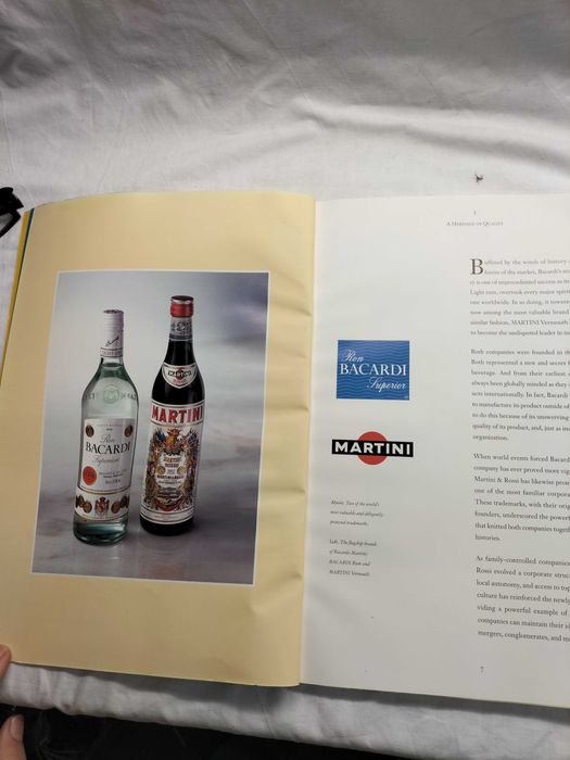 Livro "The World of Bacardi-Martini"- CXL4
