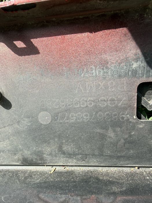 Передний бампер Peugeot 3008