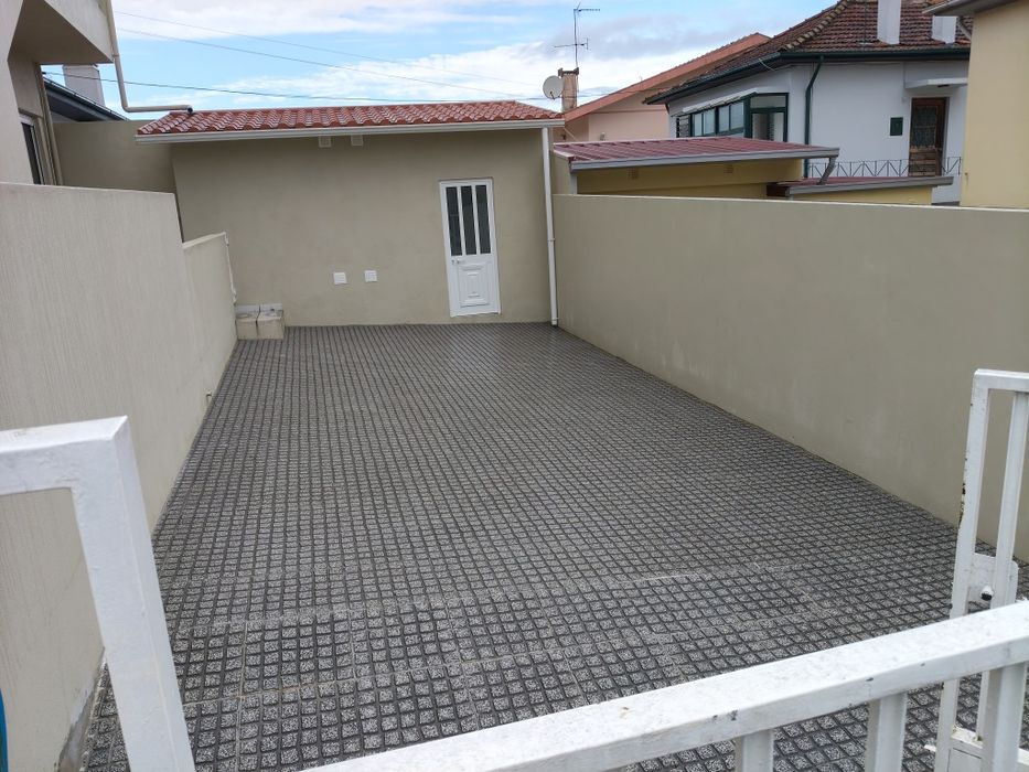 Aluguer Andar Moradia T2 - Cabeda