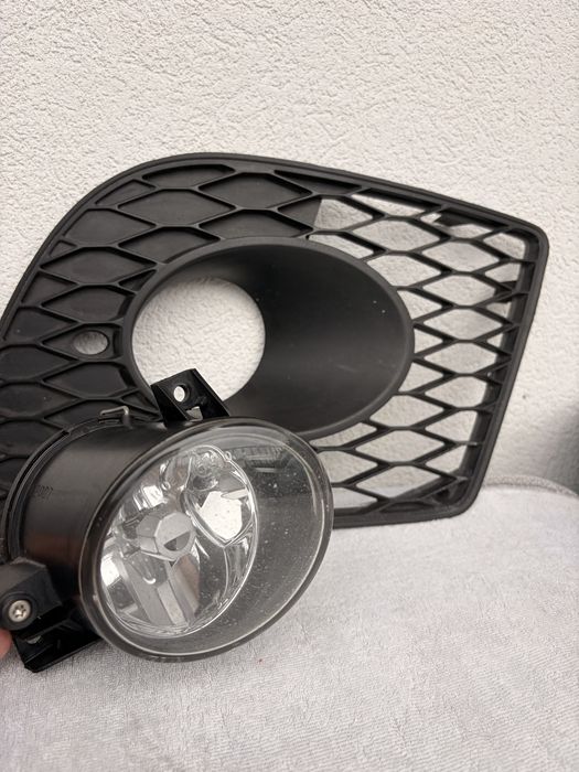 Grelha e farol nevoeiro seat leon 1p Fr