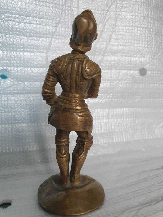 Продам статуэтку Касли.