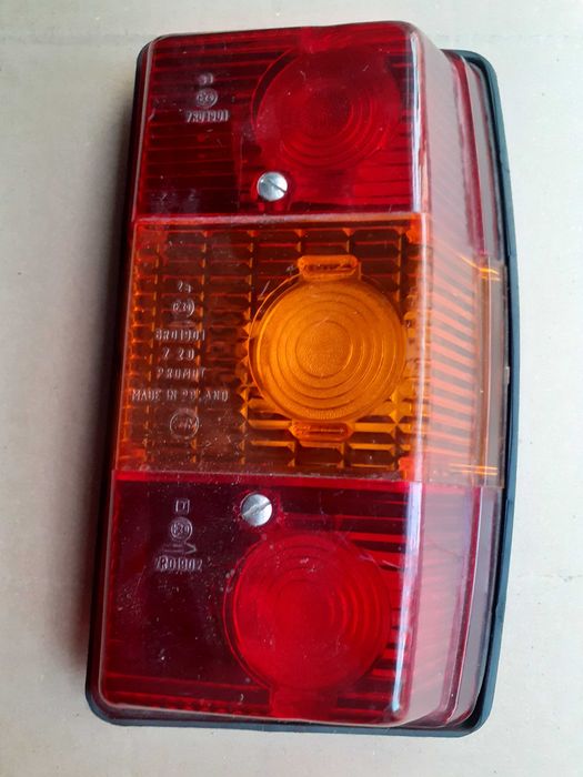 Lampa tylna tył NYSA WARSZAWA - oryginał -prawa lub lewa