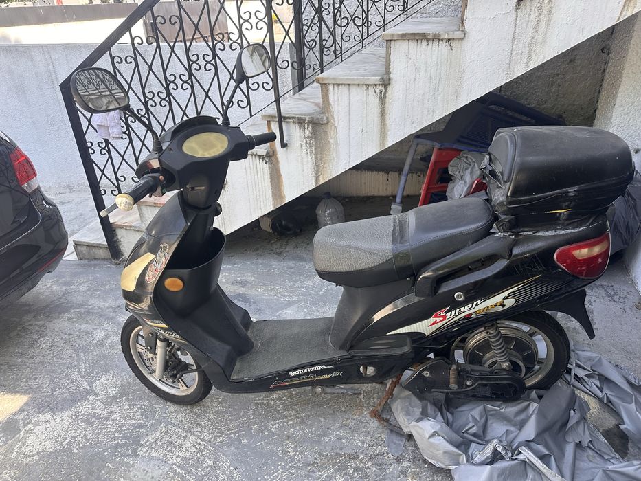 Moto eletrica.