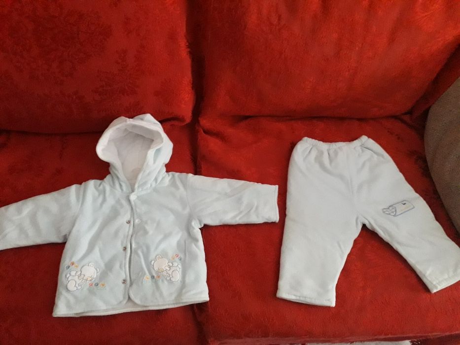 Conjunto casaco mais calças azul bebé 12 meses