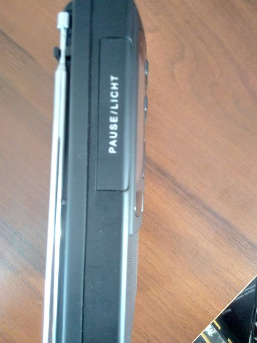 Радиоприемник V9805  новий.