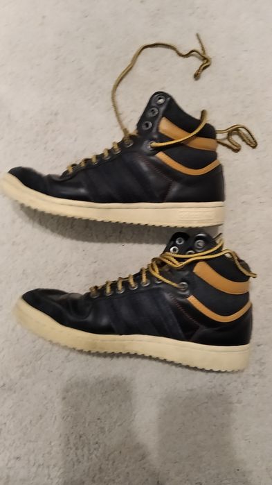 Шкіряні кросівки Adidas 41