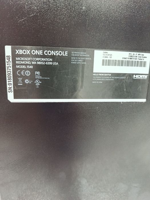 XBox One com dois comandos