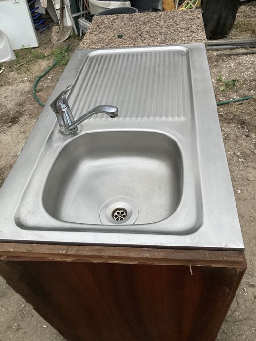 Movél com lava louça e gavetas em bom estado64739772371203120