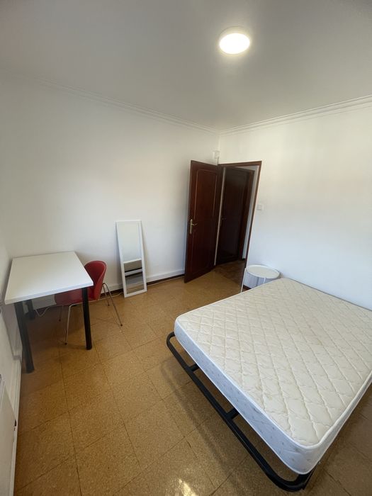 Quarto para estudante mobilado