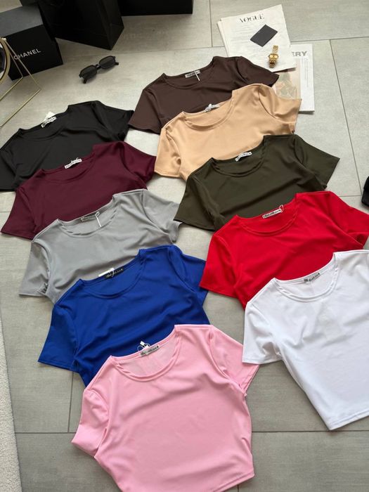 SKIMS футболки топи та боді