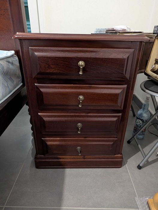 Vendo Conjunto de Móveis Clássicos (20 anos) – Excelente Estado