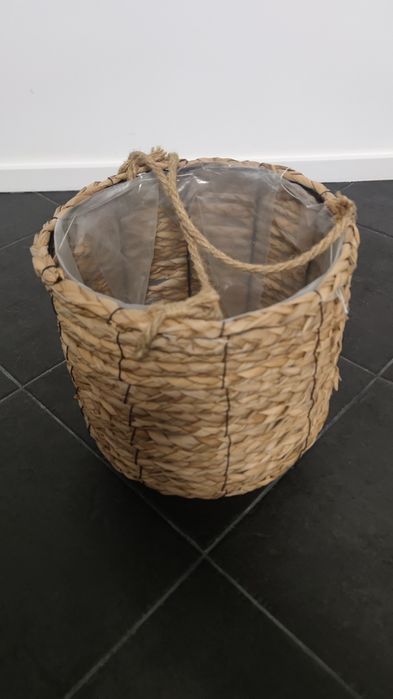 Vaso em palha para chão ou pendurar