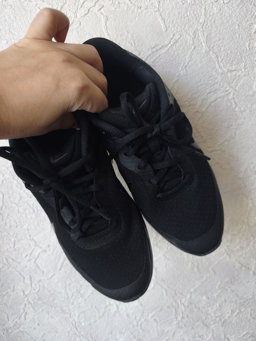 Кросівки Nike Revolution 7