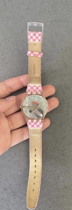 Relógio swatch rosa claro
