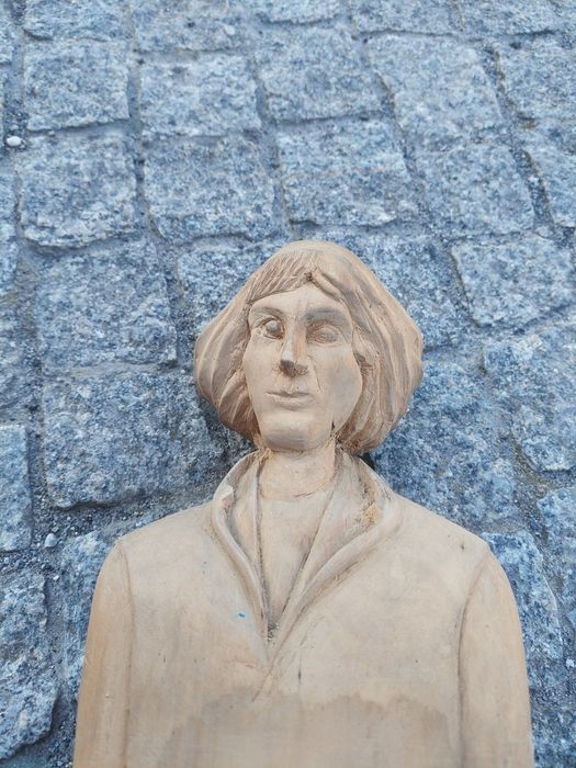 Rzeźba Mikołaj Kopernik z drewna