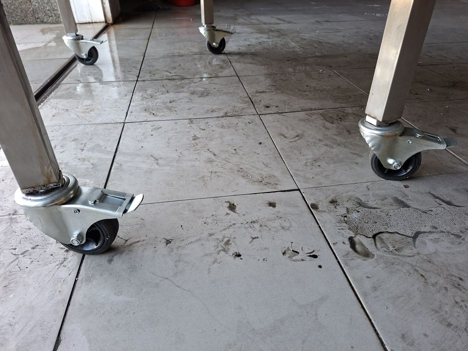 Bancada Inox com rodas