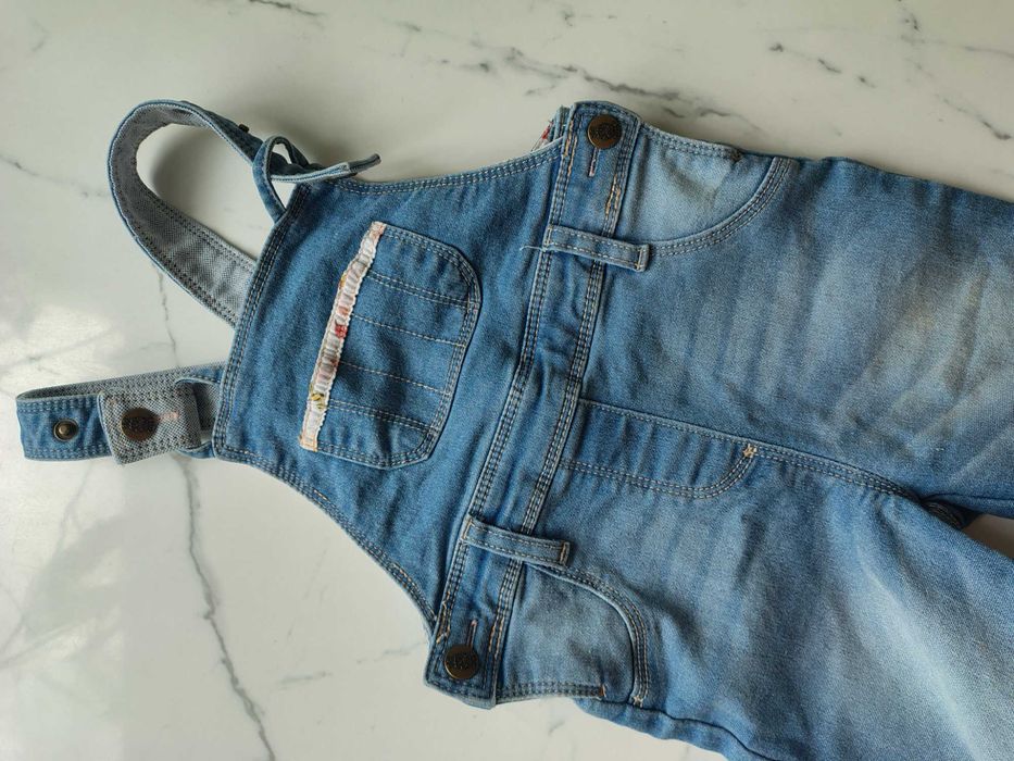 Spodnie jeansowe,ogrodniczki dla dziewczynki