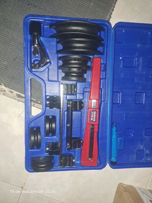 Maquina de curvar tubos
