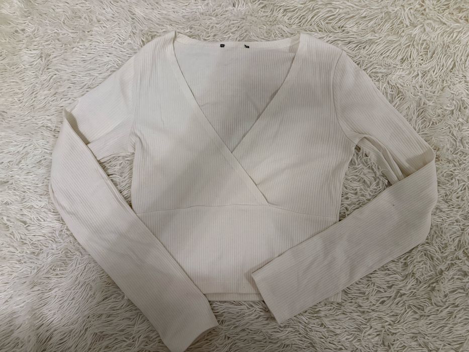 Молочний топ , з декольте