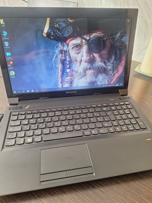 Ноутбук Lenovo B570 / Intel i3 / 4GB / 15.6"