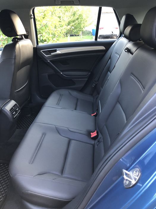 Продам Volkswagen E-golf 2016