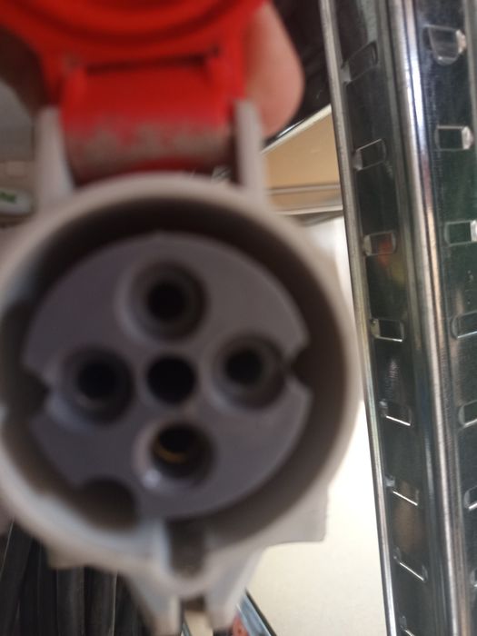Sprzedam dwa przedłużacze m4pin + przełącznik start stop