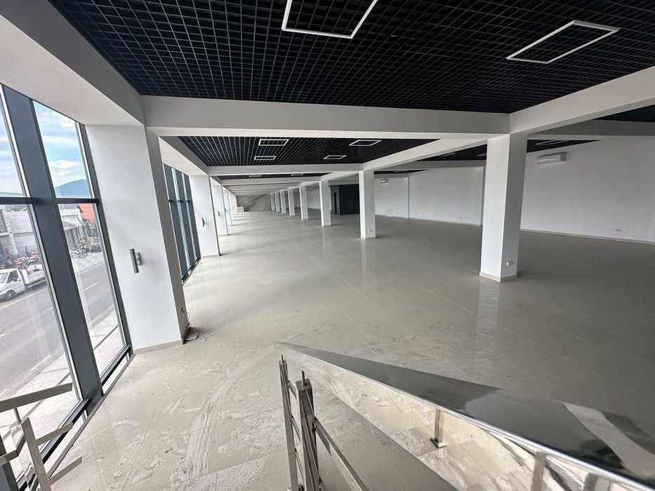 Продається 4 поверхова комерційна споруда в с. Бедевля