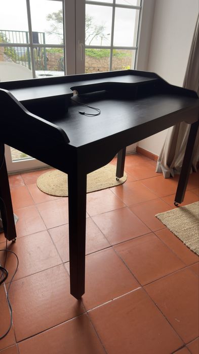 Sscretaria madeira preta